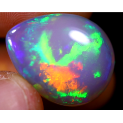 Opale éthiopienne 24.70 carats TOP GRADE