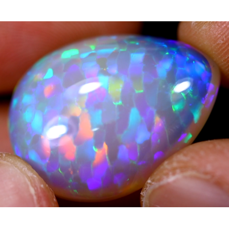 Opale éthiopienne 24.70 carats TOP GRADE