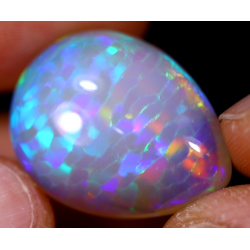 Opale éthiopienne 24.70 carats TOP GRADE