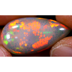 Opale éthiopienne 19.65 carats TOP GRADE