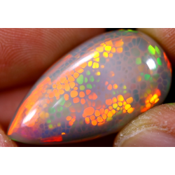 Opale éthiopienne 19.65 carats TOP GRADE