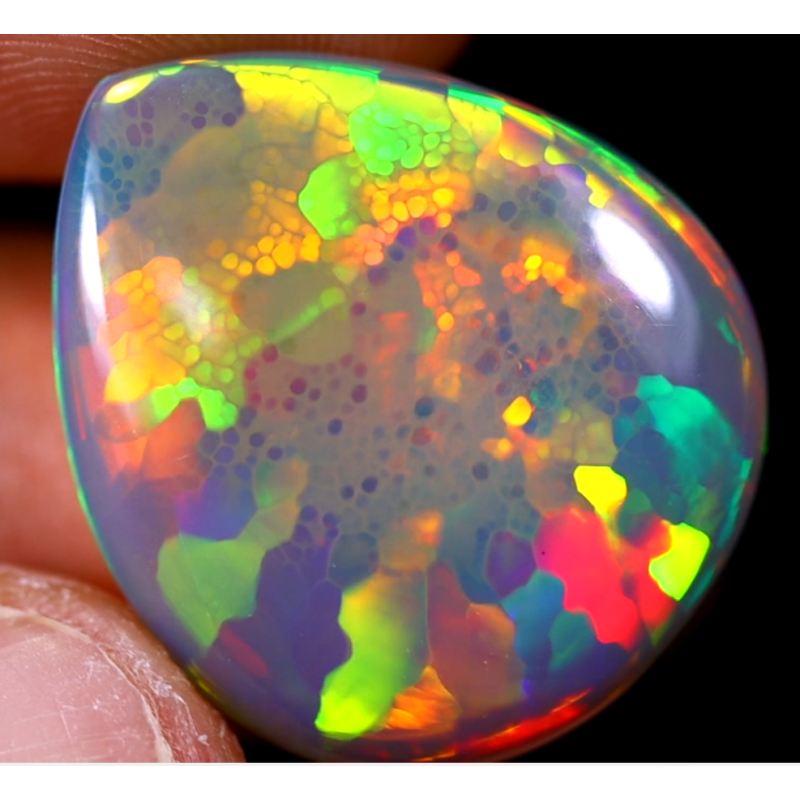 Opale éthiopienne 12.55 carats TOP GRADE