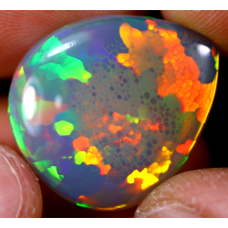 Opale éthiopienne 12.55 carats TOP GRADE