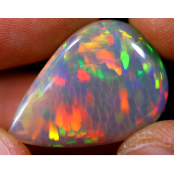 Opale éthiopienne 13.10 carats TOP GRADE