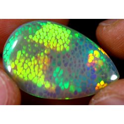 Opale éthiopienne 11.85 carats TOP GRADE