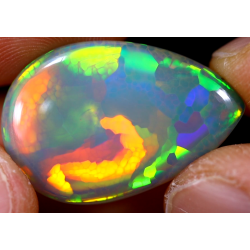 Opale éthiopienne 11.85 carats TOP GRADE