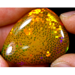 Opale éthiopienne 26.40 carats TOP GRADE