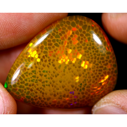 Opale éthiopienne 26.40 carats TOP GRADE