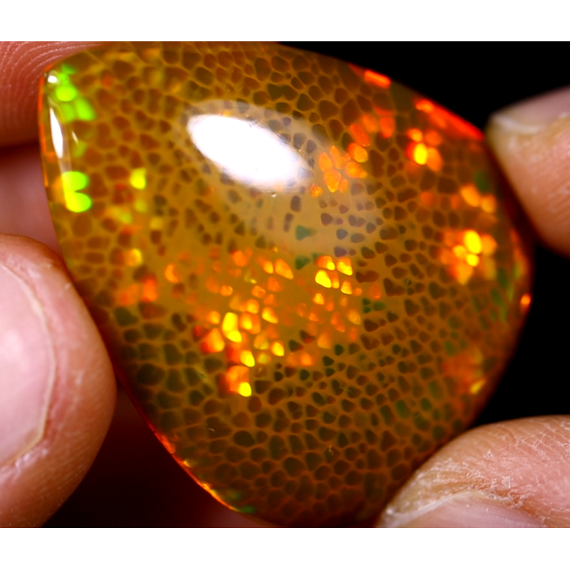 Opale éthiopienne 26.40 carats TOP GRADE