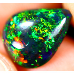 Opale éthiopienne AAA 3.25 carats