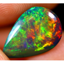 Opale éthiopienne AAA 3.55 carats