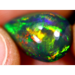 Opale éthiopienne AAA 3.55 carats