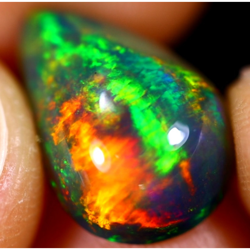 Opale éthiopienne AAA 3.55 carats