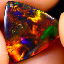 Opale éthiopienne AAA 3.20 carats