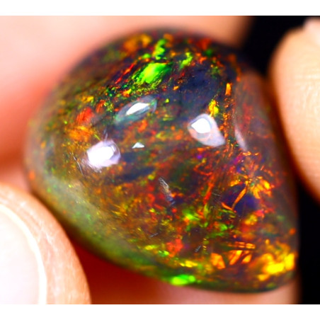 Opale éthiopienne AAA 7.70 carats