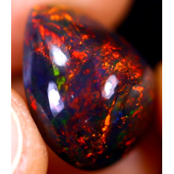 Opale éthiopienne AAA 7.70 carats