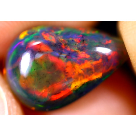 Opale éthiopienne AAA 3.35 carats