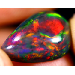 Opale éthiopienne AAA 3.35 carats