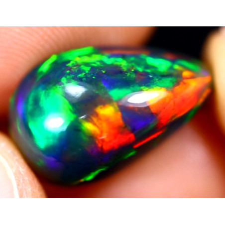 Opale éthiopienne AAA 4.70 carats