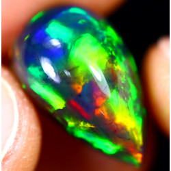 Opale éthiopienne AAA 4.70 carats