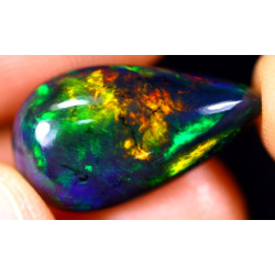 Opale éthiopienne AAA 5.35 carats