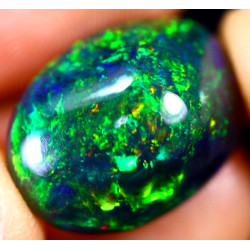 Opale éthiopienne AAA 6.90 carats