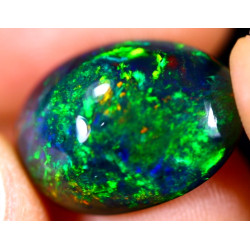 Opale éthiopienne AAA 6.90 carats