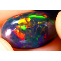 Opale éthiopienne AAA 2.85 carats