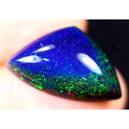 Opale éthiopienne TOP GRADE 14.30 carats