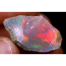 Opale brute ethiopienne TOP GRADE de 19.70 carats