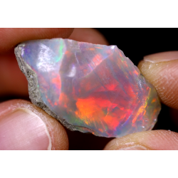 Opale brute ethiopienne TOP GRADE de 19.70 carats