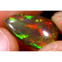 Opale éthiopienne 6.55 carats TOP GRADE