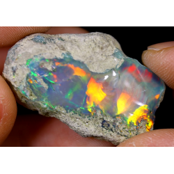 Opale brute ethiopienne TOP GRADE de 34.00 carats