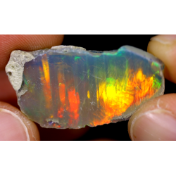 Opale brute ethiopienne TOP GRADE de 11.70 carats