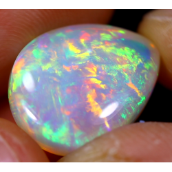 Opale éthiopienne 8.10 carats TOP GRADE