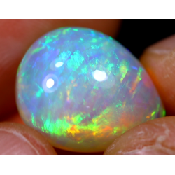 Opale éthiopienne 8.10 carats TOP GRADE