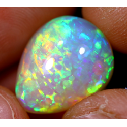 Opale éthiopienne 8.10 carats TOP GRADE