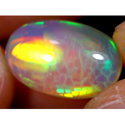 Opale éthiopienne 7.65 carats TOP GRADE