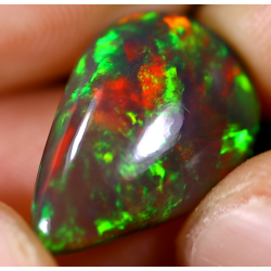 Opale éthiopienne 4.80 carats TOP GRADE
