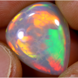 Opale éthiopienne 5.50 carats TOP GRADE