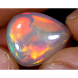 Opale éthiopienne 5.50 carats TOP GRADE