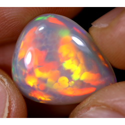 Opale éthiopienne 5.50 carats TOP GRADE
