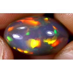 Opale éthiopienne 5.60 carats TOP GRADE