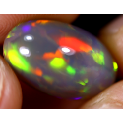 Opale éthiopienne 5.60 carats TOP GRADE