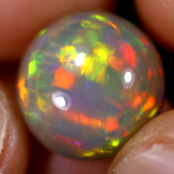 Opale éthiopienne 6.05 carats TOP GRADE