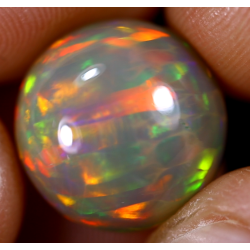 Opale éthiopienne 6.05 carats TOP GRADE