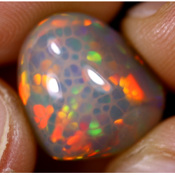 Opale éthiopienne 6.05 carats TOP GRADE