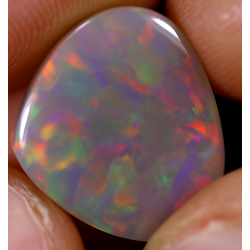 Opale éthiopienne 6.05 carats TOP GRADE