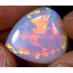 Opale éthiopienne 8,85 carats TOP GRADE