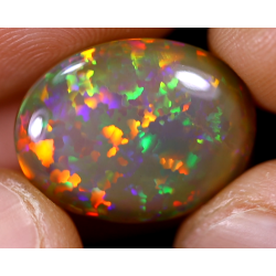 Opale éthiopienne 8.90 carats TOP GRADE